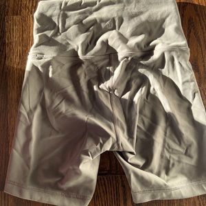 Lululemon align high rise shorts. Sage. Sz 4